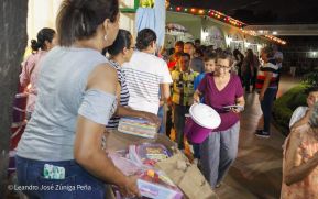 ¡María de Nicaragua, Nicaragua de María! Familias celebran la tradicional Gritería a la Purísima
