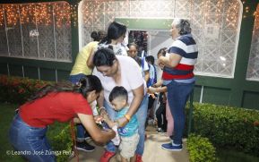 ¡María de Nicaragua, Nicaragua de María! Familias celebran la tradicional Gritería a la Purísima