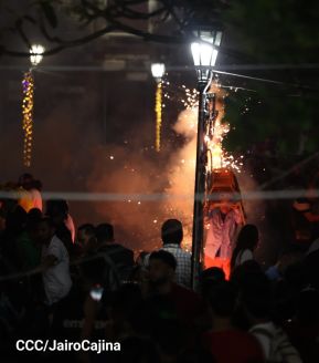 ¡María de Nicaragua, Nicaragua de María! Familias celebran la tradicional Gritería a la Purísima