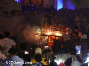 ¡María de Nicaragua, Nicaragua de María! Familias celebran la tradicional Gritería a la Purísima
