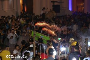 ¡María de Nicaragua, Nicaragua de María! Familias celebran la tradicional Gritería a la Purísima