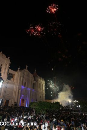 ¡María de Nicaragua, Nicaragua de María! Familias celebran la tradicional Gritería a la Purísima