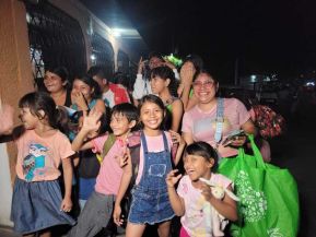 ¡María de Nicaragua, Nicaragua de María! Familias celebran la tradicional Gritería a la Purísima