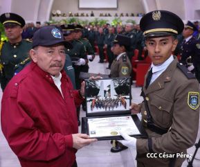  XXIX Graduación de oficiales del Centro Superior de Estudios Militares, General José Dolores Estrada Vado