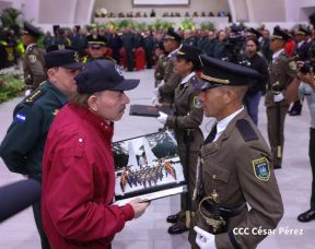  XXIX Graduación de oficiales del Centro Superior de Estudios Militares, General José Dolores Estrada Vado