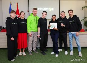 Comunicadores de RT y periodistas de Poder Ciudadano en intercambio de aprendizajes