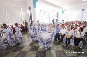 Nicaragüenses conmemoran los 109 años del tránsito a la inmortalidad de Rubén Darío 