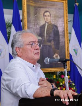 Nicaragüenses conmemoran los 109 años del tránsito a la inmortalidad de Rubén Darío 