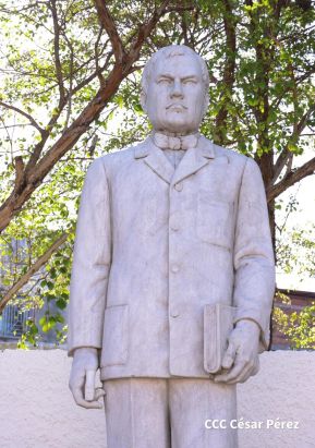 Nicaragüenses conmemoran los 109 años del tránsito a la inmortalidad de Rubén Darío 