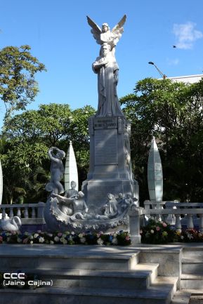 Nicaragüenses conmemoran los 109 años del tránsito a la inmortalidad de Rubén Darío 