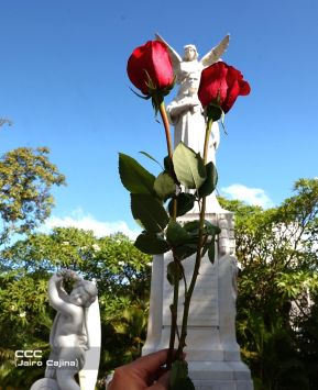 Nicaragüenses conmemoran los 109 años del tránsito a la inmortalidad de Rubén Darío 