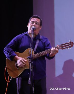 Nicaragüenses conmemoran los 109 años del tránsito a la inmortalidad de Rubén Darío 