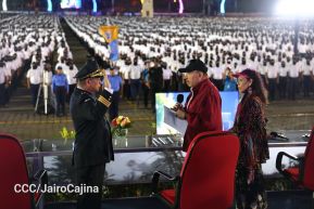 Acto de Juramentación del Primer Comisionado Francisco Díaz y Policías Voluntarios de Managua