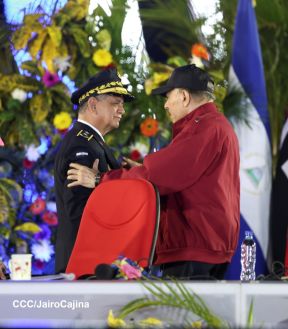 Acto de Juramentación del Primer Comisionado Francisco Díaz y Policías Voluntarios de Managua