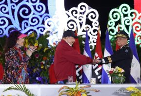 Acto de Juramentación del Primer Comisionado Francisco Díaz y Policías Voluntarios de Managua