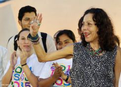 Daniel y Rosario conmemoran 78 Aniversario del Natalicio Comandante Carlos Fonseca