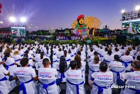 Acto de entrega de 500 unidades de buses y microbuses a transportistas de Nicaragua 