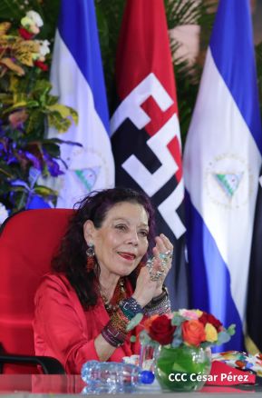 Acto de entrega de 500 unidades de buses y microbuses a transportistas de Nicaragua 