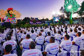 Acto de entrega de 500 unidades de buses y microbuses a transportistas de Nicaragua 