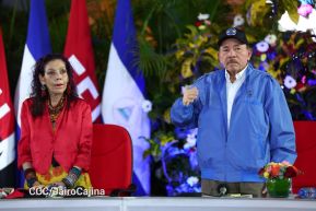 Acto de entrega de 500 unidades de buses y microbuses a transportistas de Nicaragua 