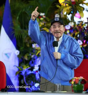 Acto de entrega de 500 unidades de buses y microbuses a transportistas de Nicaragua 