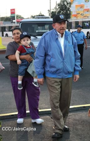 Acto de entrega de 500 unidades de buses y microbuses a transportistas de Nicaragua 