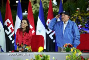 Acto de entrega de 500 unidades de buses y microbuses a transportistas de Nicaragua 