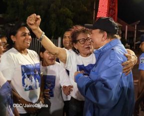 Acto de entrega de 500 unidades de buses y microbuses a transportistas de Nicaragua 