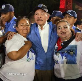 Acto de entrega de 500 unidades de buses y microbuses a transportistas de Nicaragua 