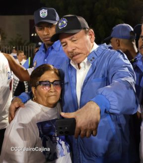 Acto de entrega de 500 unidades de buses y microbuses a transportistas de Nicaragua 