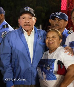 Acto de entrega de 500 unidades de buses y microbuses a transportistas de Nicaragua 