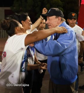 Acto de entrega de 500 unidades de buses y microbuses a transportistas de Nicaragua 