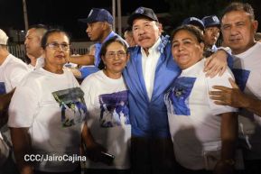 Acto de entrega de 500 unidades de buses y microbuses a transportistas de Nicaragua 