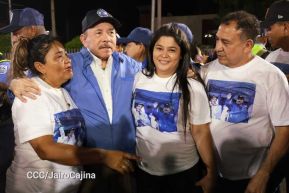 Acto de entrega de 500 unidades de buses y microbuses a transportistas de Nicaragua 