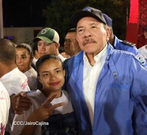 Acto de entrega de 500 unidades de buses y microbuses a transportistas de Nicaragua 