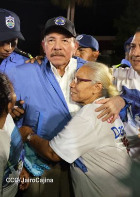 Acto de entrega de 500 unidades de buses y microbuses a transportistas de Nicaragua 