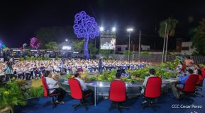 Acto de entrega de 500 unidades de buses y microbuses a transportistas de Nicaragua 