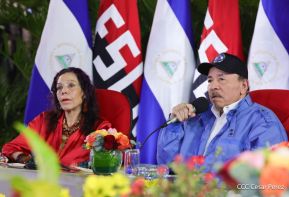 Acto de entrega de 500 unidades de buses y microbuses a transportistas de Nicaragua 