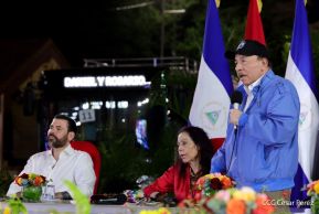 Acto de entrega de 500 unidades de buses y microbuses a transportistas de Nicaragua 