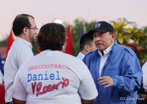 Acto de entrega de 500 unidades de buses y microbuses a transportistas de Nicaragua 