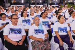 Acto de entrega de 500 unidades de buses y microbuses a transportistas de Nicaragua 