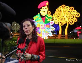 Acto de entrega de 500 unidades de buses y microbuses a transportistas de Nicaragua 