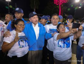 Acto de entrega de 500 unidades de buses y microbuses a transportistas de Nicaragua 