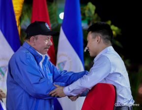 Acto de entrega de 500 unidades de buses y microbuses a transportistas de Nicaragua 