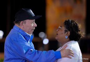 Acto de entrega de 500 unidades de buses y microbuses a transportistas de Nicaragua 