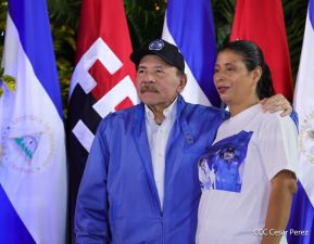 Acto de entrega de 500 unidades de buses y microbuses a transportistas de Nicaragua 