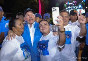 Acto de entrega de 500 unidades de buses y microbuses a transportistas de Nicaragua 