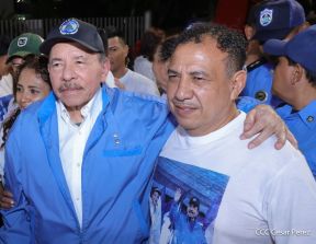 Acto de entrega de 500 unidades de buses y microbuses a transportistas de Nicaragua 