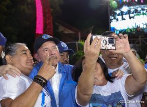 Acto de entrega de 500 unidades de buses y microbuses a transportistas de Nicaragua 