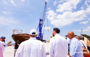 Acto de entrega de equipos de la República Popular China para modernizar Puerto Corinto